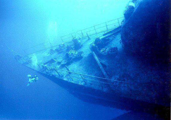 7. MV-Captain-Keith-Tibbetts-Cayman-Islands-7-572x400.jpg