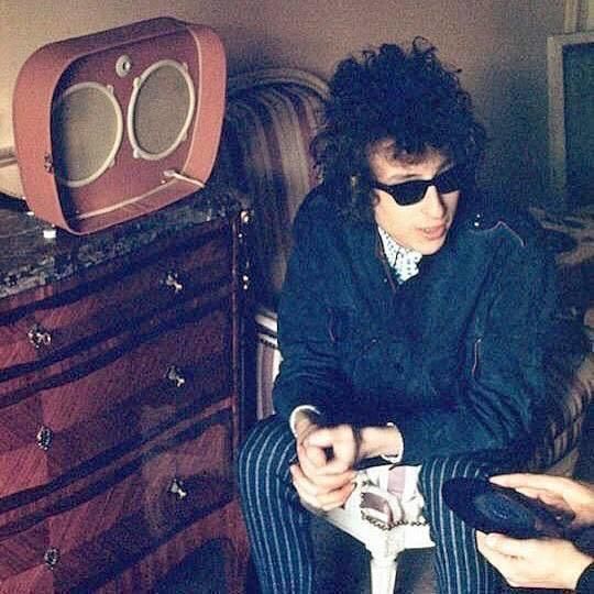 Bob Dylan glass.jpg