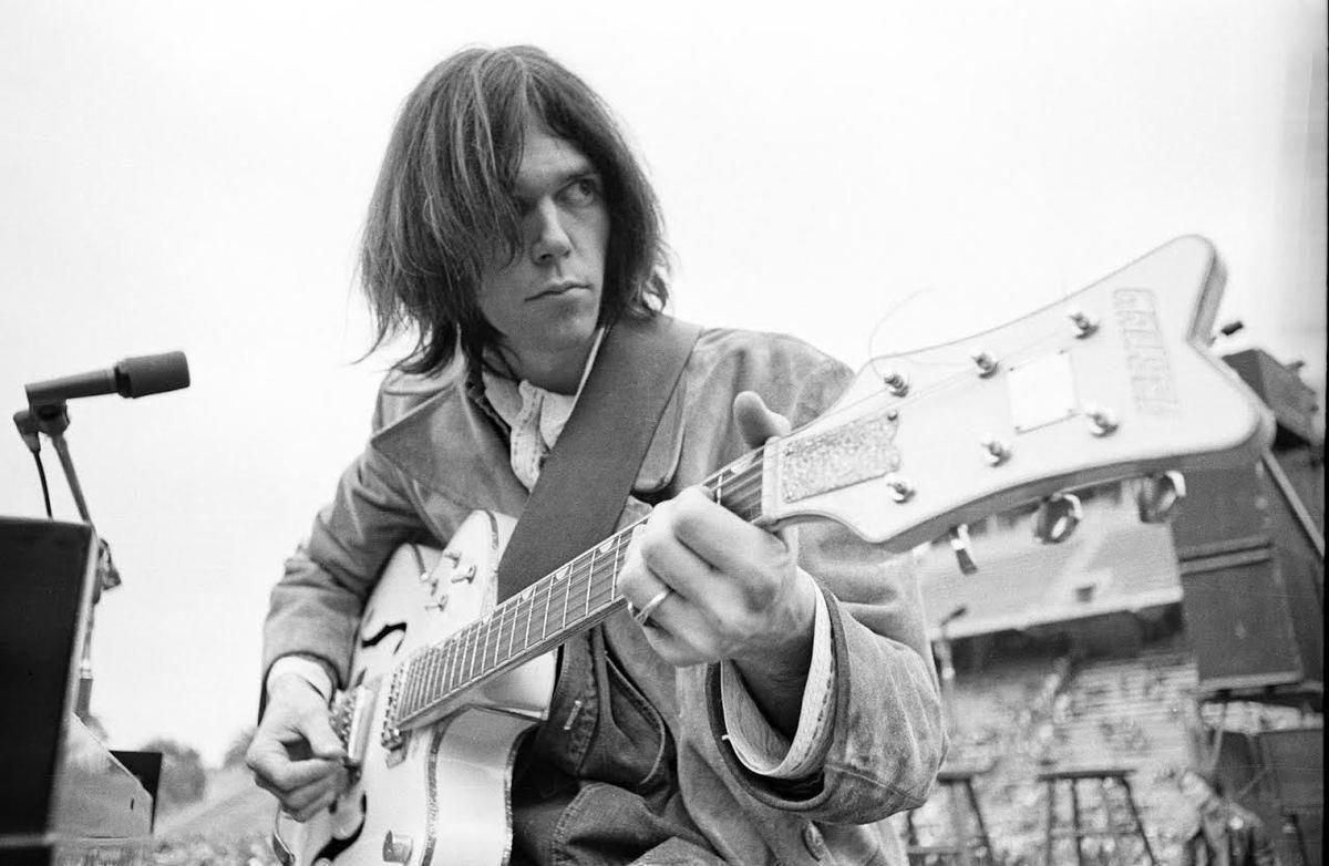 NEIL YOUNG.jpg