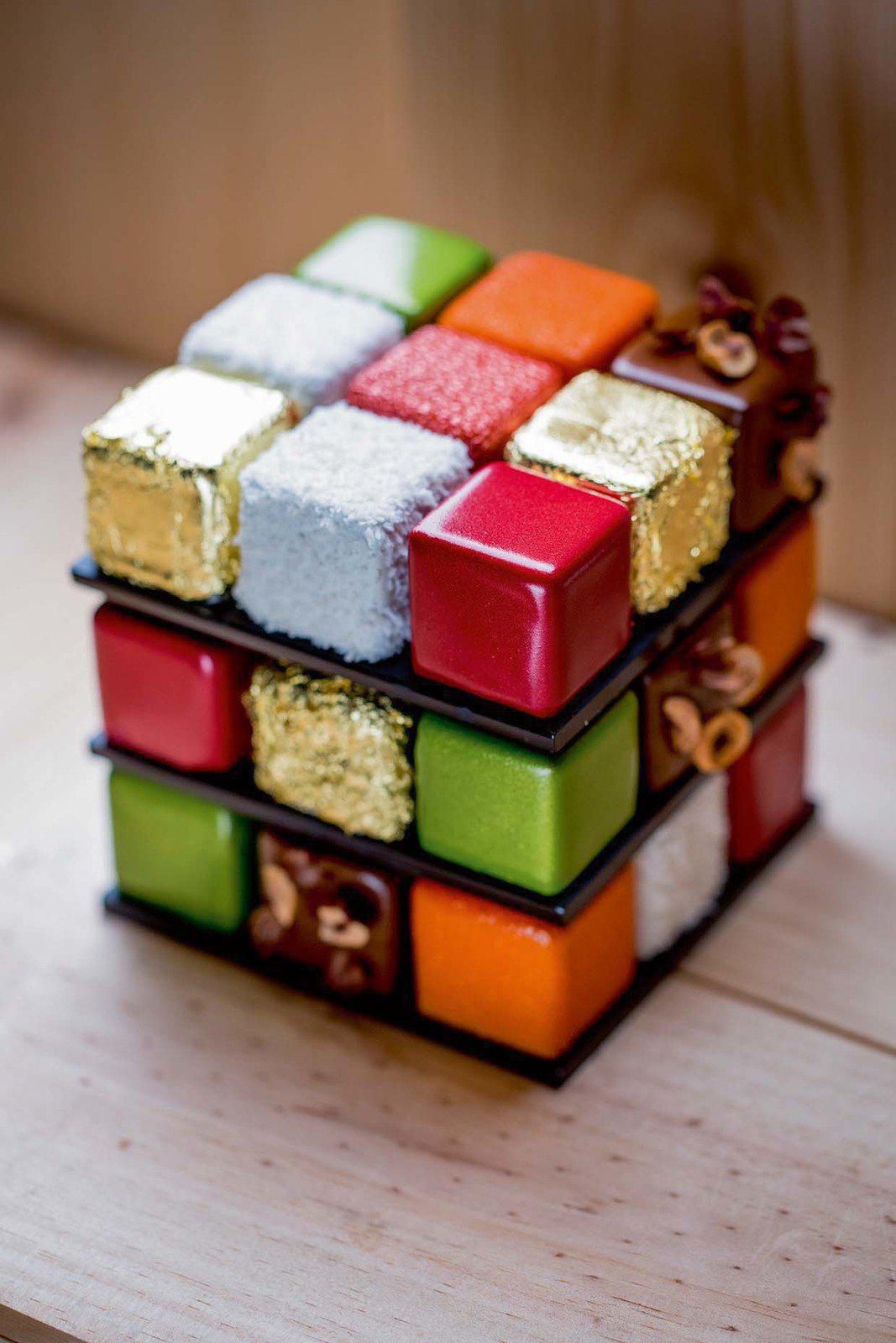 FRUITS Rubiks cake