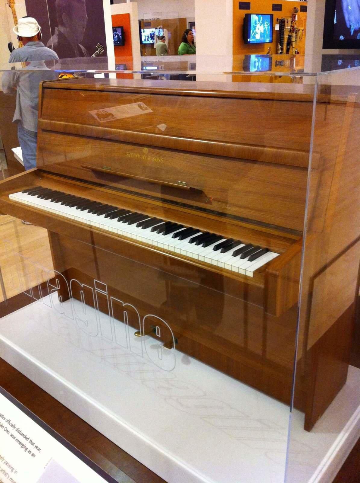 2 One of John Lennons Steinway pianos