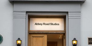 Nτοκιμαντέρ για τα Abbey Road Studios από τη Μέρι ΜακΚάρτνεϊ
