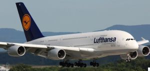 Η πρώτη πτήση από Γερμανία έφτασε - Απίστευτα μέτρα ασφαλείας, γεμάτο αεροπλάνο