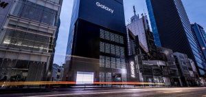 Το νέο κατάστημα της Samsung στο Τόκιο έχει 1000 Galaxy στην πρόσοψη