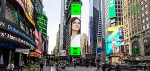 Η Αλεξίου σε billboard στην Times Square της Νέας Υόρκης
