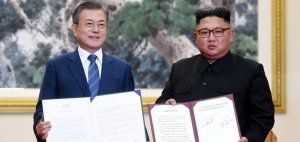 Βόρεια και Νότια Κορέα έδωσαν τα χέρια
