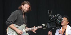 Ο Μπράντλεϊ Κούπερ συμβουλεύτηκε τον Έντι Βέντερ των Pearl Jam για τo «A Star Is Born»