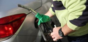 Στα 2 ευρώ η βενζίνη… και ανεβαίνει