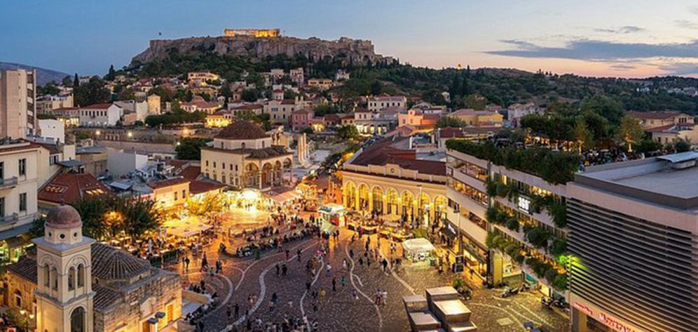 Guardian: Η Ελλάδα πρώτη φορά προσπαθεί να είναι προορισμός 12 μηνών