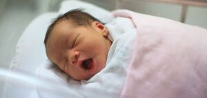Τα παιδιά που γεννιούνται με καισαρική μπορεί να έχουν μακροχρόνιες συνέπειες