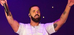 O Drake έχει πια περισσότερα τραγούδια από τους Beatles στο Top 10!