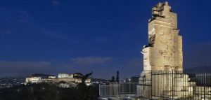 Μνημείο Φιλοπάππου και Ναός του Ηφαίστου: Η ιστορία των δύο μνημείων που φωτίστηκαν εκ νέου