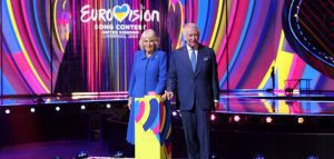 Ο βασιλιάς Κάρολος έκανε τα αποκαλυπτήρια της σκηνής της Eurovision