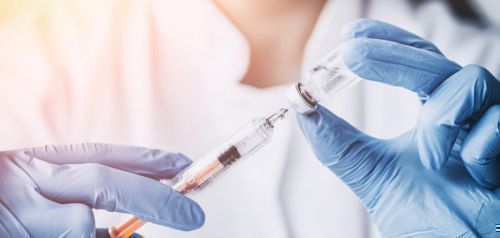Πιθανή αδειοδότηση των εμβολίων μέχρι το τέλος του έτους ή τις αρχές του 2021