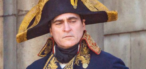 Ο Χόακιν Φίνιξ ως «Napoleon» στο πρώτο τρέιλερ της ταινίας