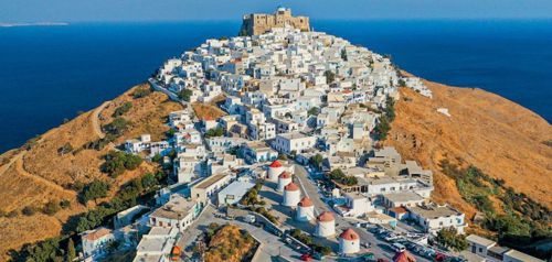 Το ελληνικό νησί που προτείνει η Le Figaro για διακοπές