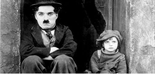 Σαν σήμερα βγήκε στις αίθουσες «Το χαμίνι» του Charlie Chaplin