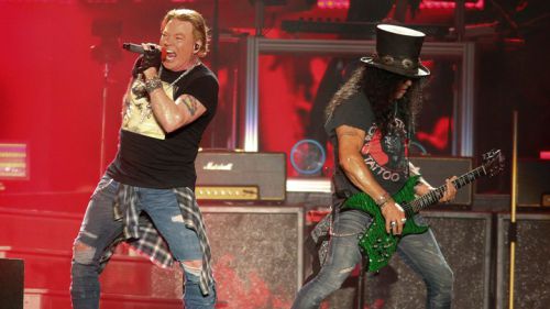 Guns N’ Roses: Ανέβηκαν επάνω στην σκηνή και ξέχασαν να κατέβουν