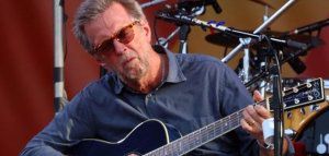 Eric Clapton: «Ελπίζω πως ο κόσμος δε θα έρχεται να με ακούσει από περιέργεια»