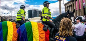 To Pride δεν θέλει τους ευρωπαίους ΛΟΑΤΚΙ αστυνομικούς