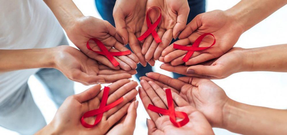 Αυξητική τάση στο ποσοστό των νέων διαγνώσεων HIV σε άτομα ηλικίας 50-64 ετών.