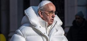 Η φωτογραφία του Πάπα με το λευκό μπουφάν κάνει τον γύρο του διαδικτύου