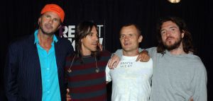 Οι Red Hot Chili Peppers πουλάνε τα δικαιώματα όλων των τραγουδιών τους