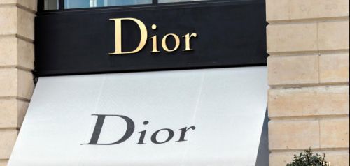 Αίτημα του Dior για εκδηλώσεις αφιερωμένες στην ελληνική επέτειο των 200 ετών