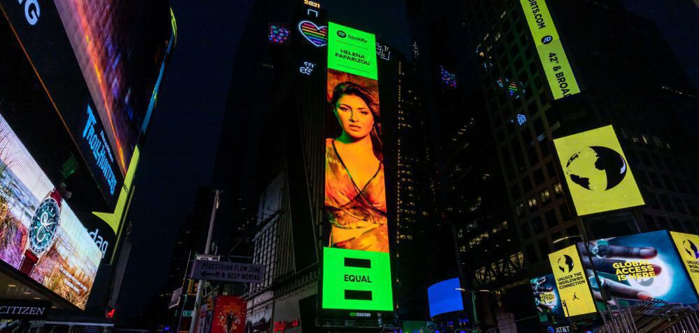 H Παπαρίζου μπήκε σε Billboard στην Times Square