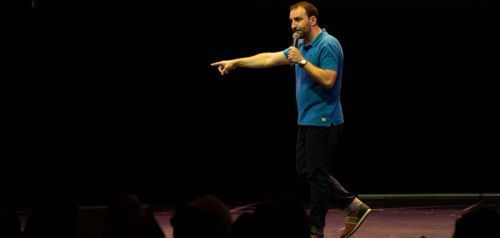 Stand-up comedy στο σκοτάδι με τον Γιώργο Χατζηπαύλου
