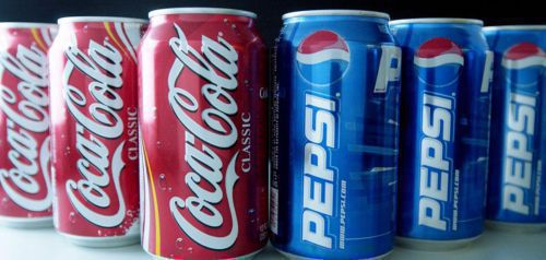 Coca-Cola και PepsiCo αναστέλλουν τις πωλήσεις στη Ρωσία