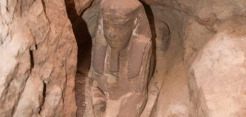 Αρχαιολόγοι έφεραν στο φως ένα άγαλμα που μοιάζει με τη Σφίγγα