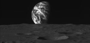 Εντυπωσιακές φωτογραφίες της Γης όπως φαίνεται από τη Σελήνη