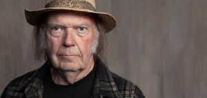 Εκτός Spotify, τελικά, ο Neil Young - Πόσο θα του κοστίσει