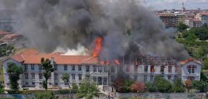 Τουρκία: Καταστράφηκε η οροφή του ελληνικού νοσοκομείου της Κωνσταντινούπολης