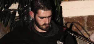 Πέθανε ξαφνικά ο 36χρονος λαουτιέρης Αποστόλης Φραγκιαδάκης