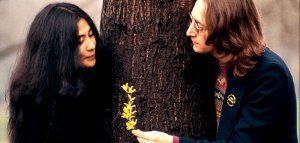 H σχέση του John Lennon με τη Yoko Ono γίνεται ταινία!