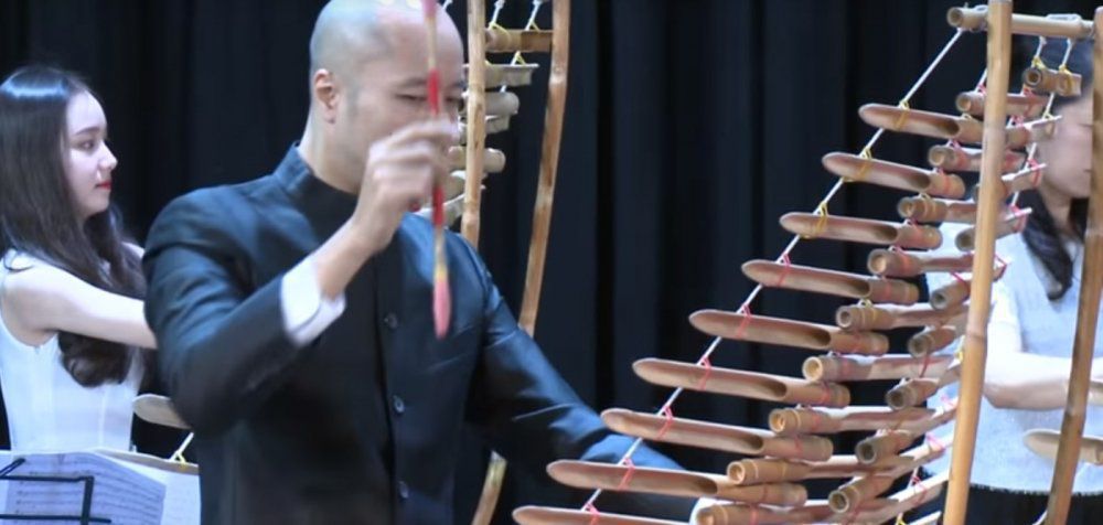 Mozart με όργανα από bamboo!