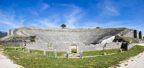 «Μία χώρα δύο αιώνες μετά» στο Αρχαίο Θέατρο Δωδώνης