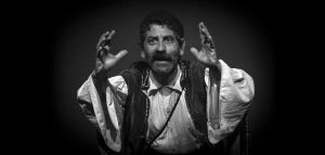 «Θεόφιλος» του Θανάση Σκρουμπέλου: H ιστορία του μεγάλου ζωγράφου στο Θέατρο Λύχνος
