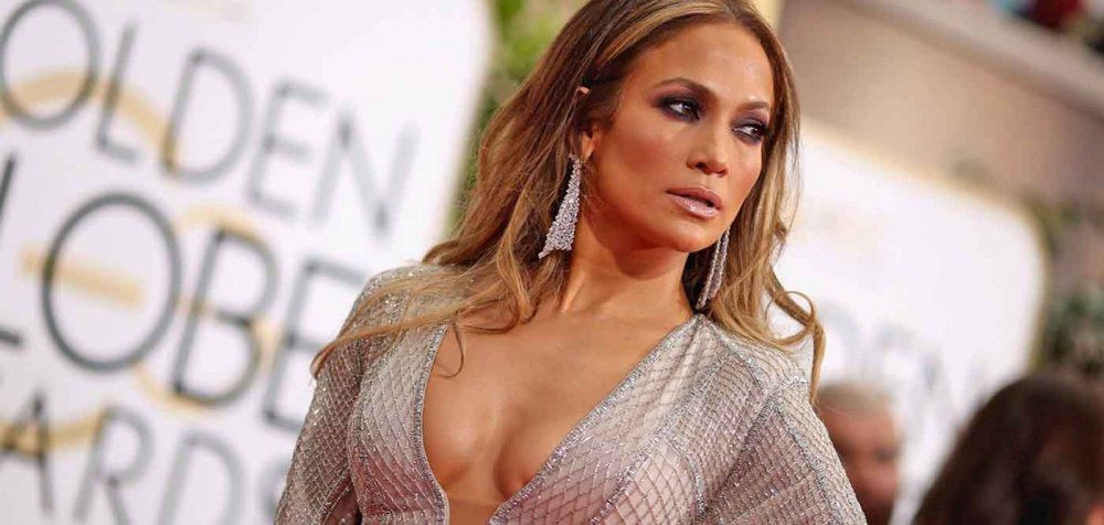 Το φόρεμα δεν άντεξε την «b side» της Jennifer Lopez