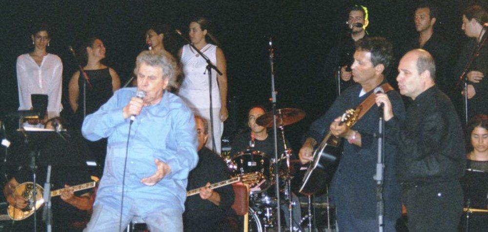 Μίκης &amp; Νταλάρας στο φινάλε της συναυλίας στην ιστορική Δημητσάνα το 2003
