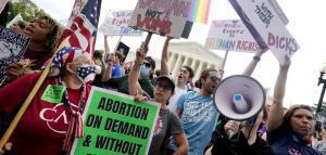 ΗΠΑ: Το Ανώτατο Δικαστήριο καταργεί το συνταγματικό δικαίωμα στην άμβλωση