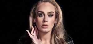 Ποια ισοφάρισε το ρεκόρ της Adele;