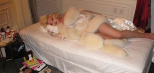 Η Μαντόνα φωτογραφίζεται σαν νεκρή Μέριλιν Μονρόε και προκαλεί αντιδράσεις
