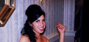 Amy Winehouse: Ακυκλοφόρητες και «καθαρές» φωτογραφίες