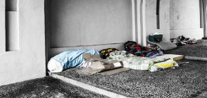 Κακοκαιρία «Μπάρμπαρα»: 1595 η γραμμή στήριξης για τους άστεγους