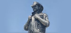 Νέο εντυπωσιακό άγαλμα του Lemmy στο Hellfest