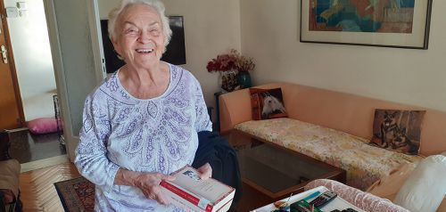 92χρονη Θεσσαλονικιά είναι ο πιο συχνός θαμώνας της βιβλιοθήκης