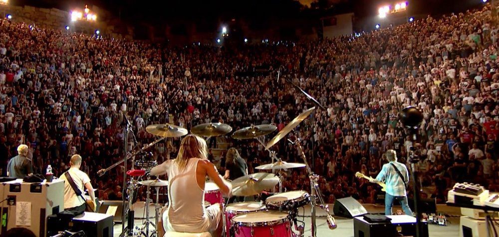 Οι Foo Fighters παίζουν live το &quot;The Pretender&quot; στο Ηρώδειο